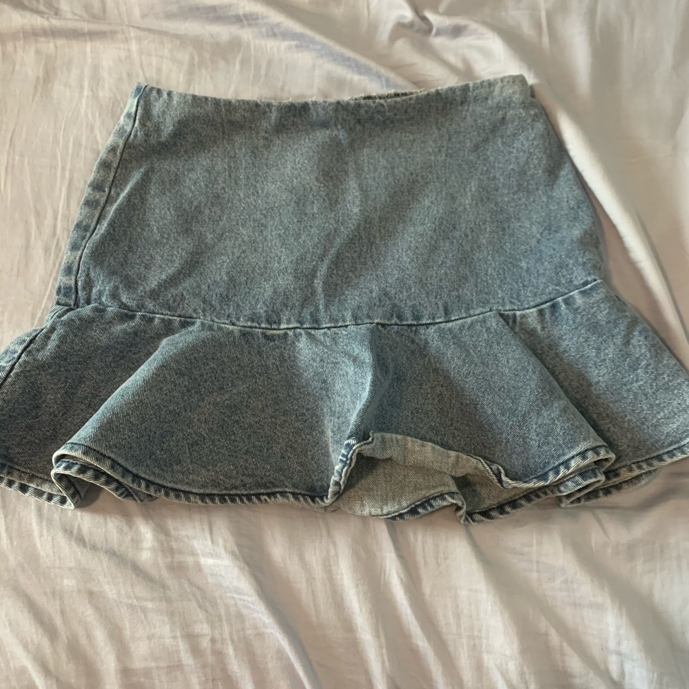 Denim ruffle skirt